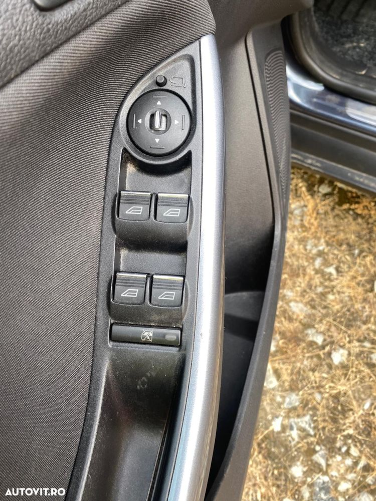 Ford Focus 1.6 TDCi DPF Titanium - 14