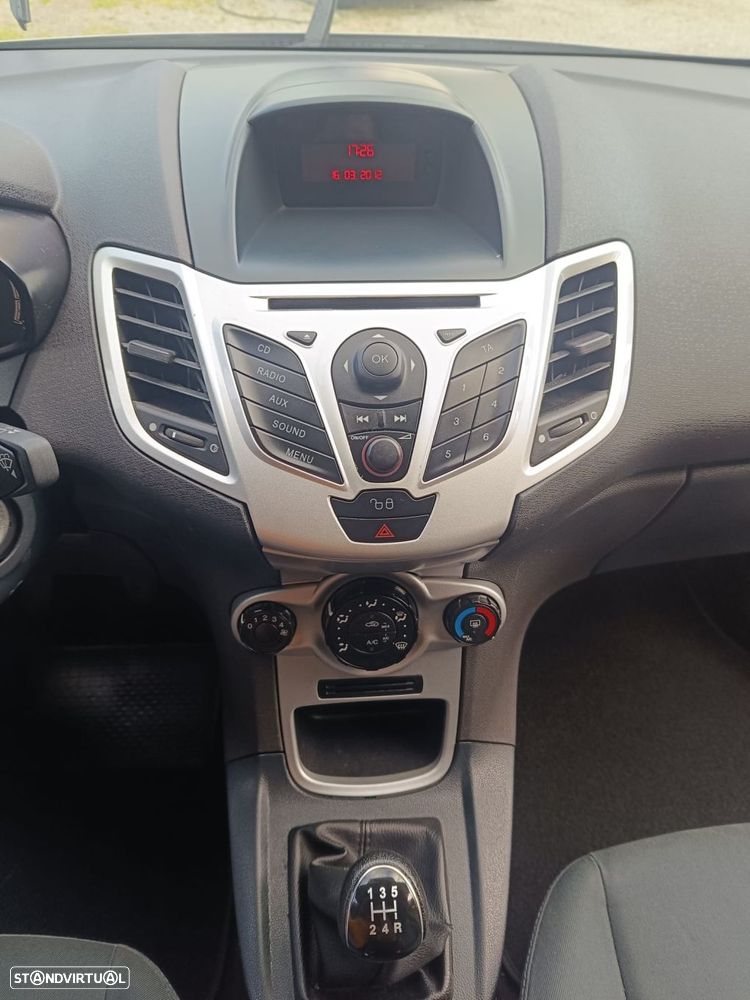 Ford Fiesta 1.4 TDCI Titanium - 7