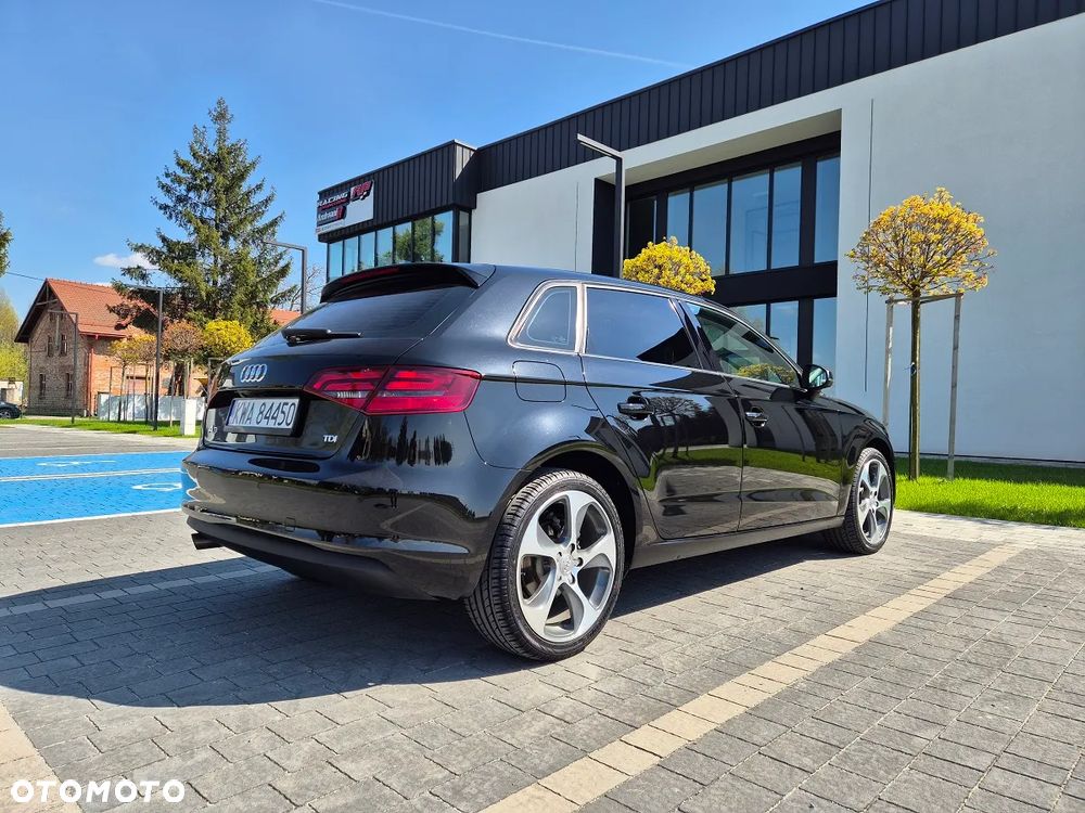 Audi A3 Sportback 1.6 TDI (clean diesel) S tronic Ambiente - 2