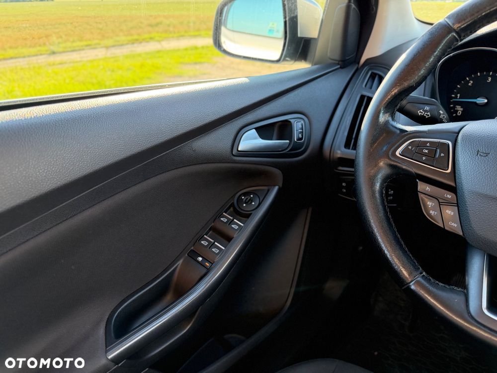 Ford Focus 1.5 TDCi SYNC Edition - 10