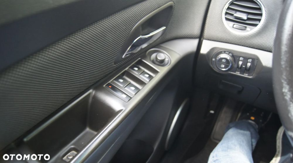Chevrolet Cruze 1.8 LT - 19