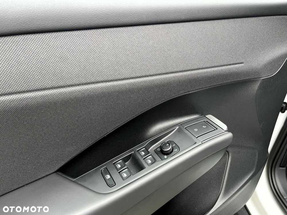 Volkswagen T-Roc 1.5 eTSI Life DSG - 12