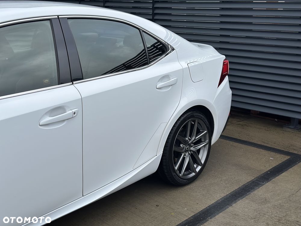 Lexus IS 250 F Sport - 17
