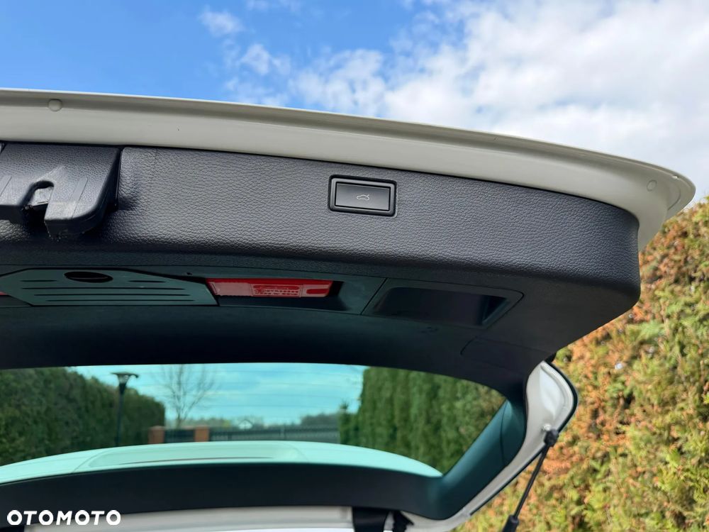 Volkswagen Passat 2.0 TDI Highline - 14