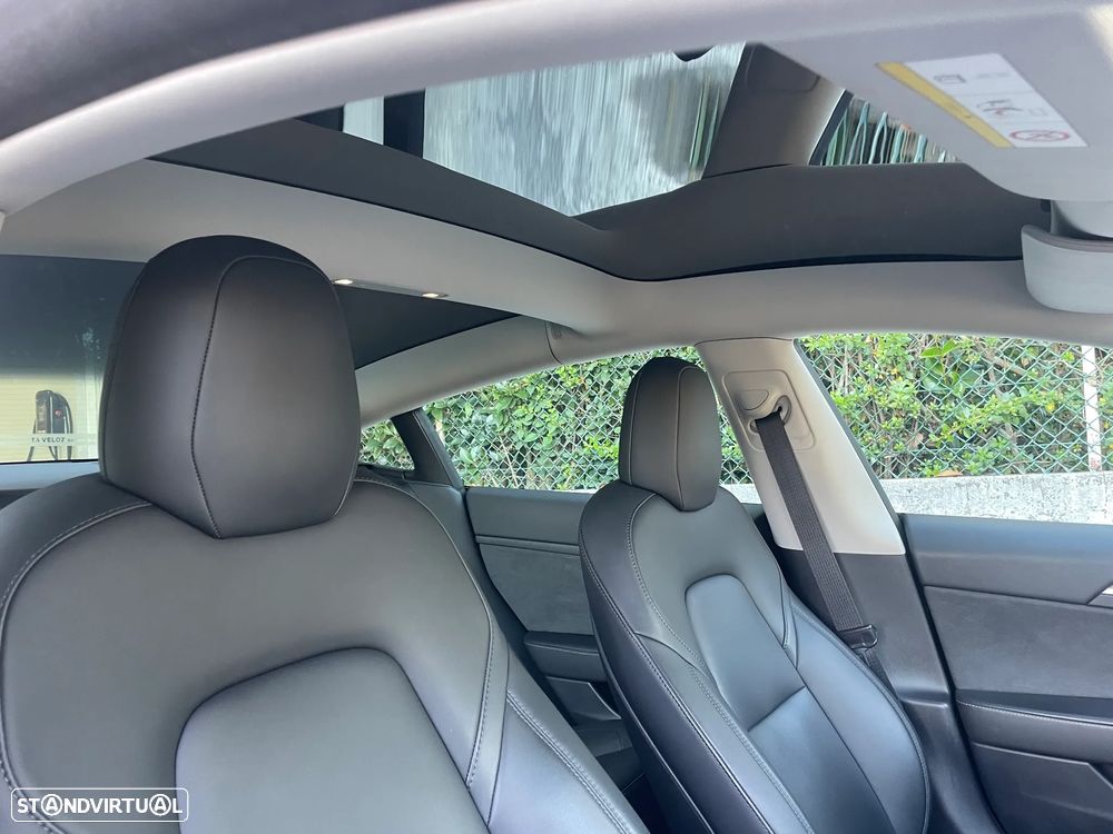 Tesla Model 3 RWD - 24