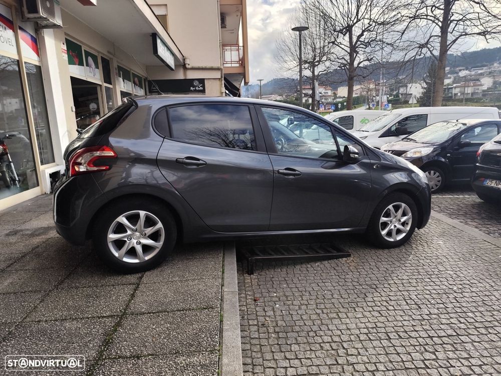 Peugeot 208 1.2 PureTech Active - 8