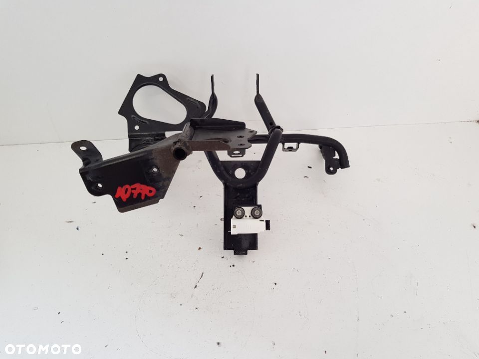 MBK Yamaha X-MAX 125 10-13 Stelaż Przód Mocowanie - 1