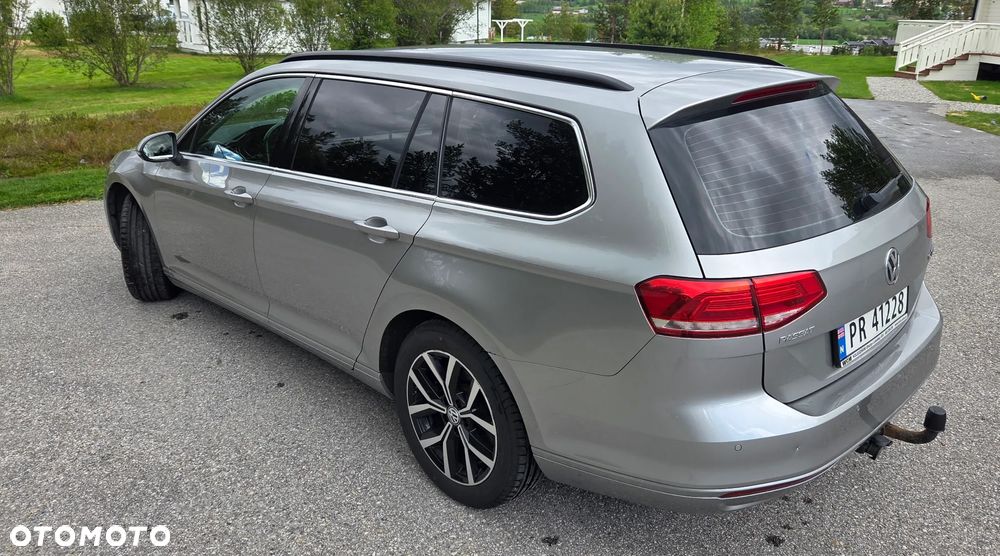 Volkswagen Passat - 4