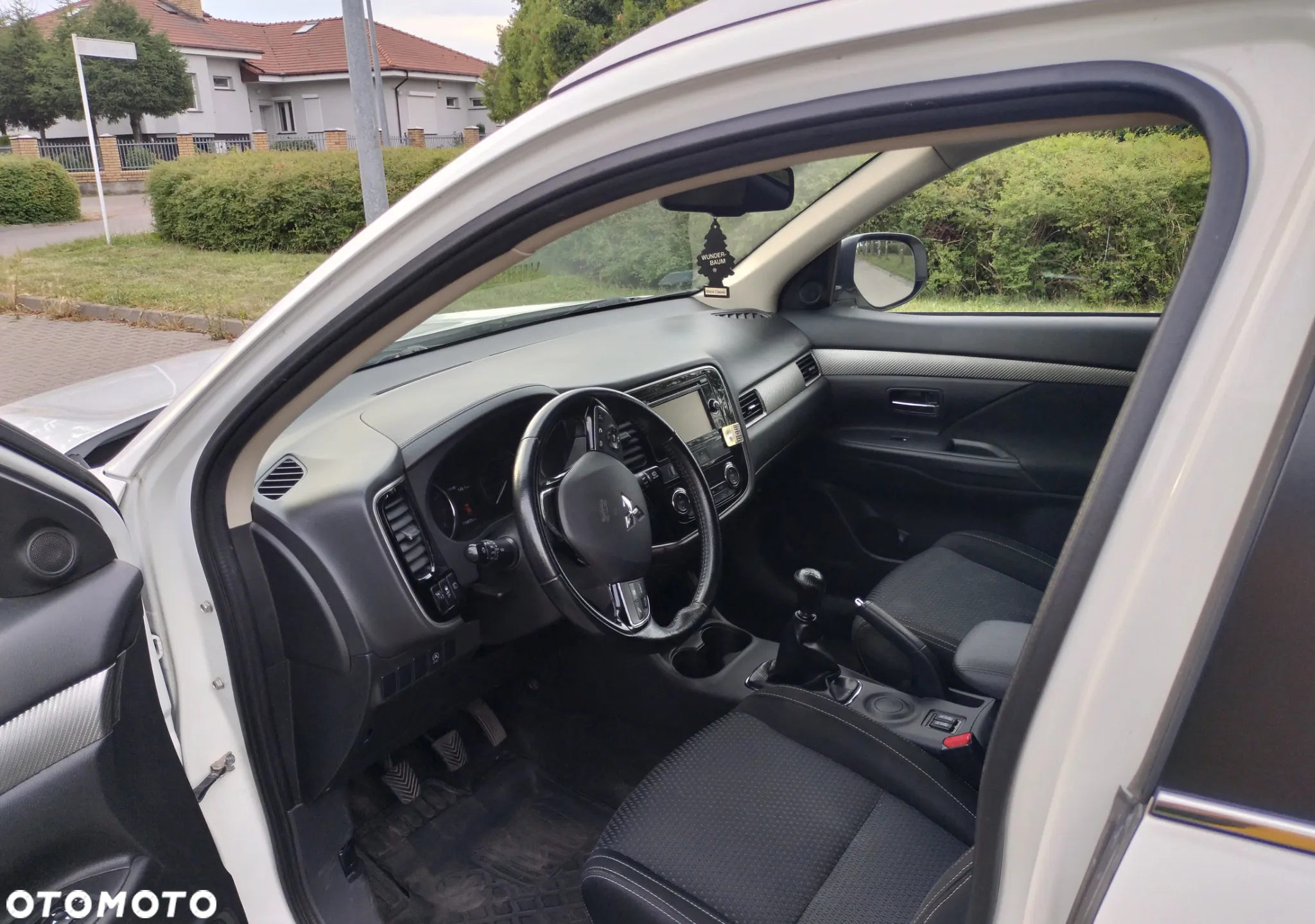 Mitsubishi Outlander - 8