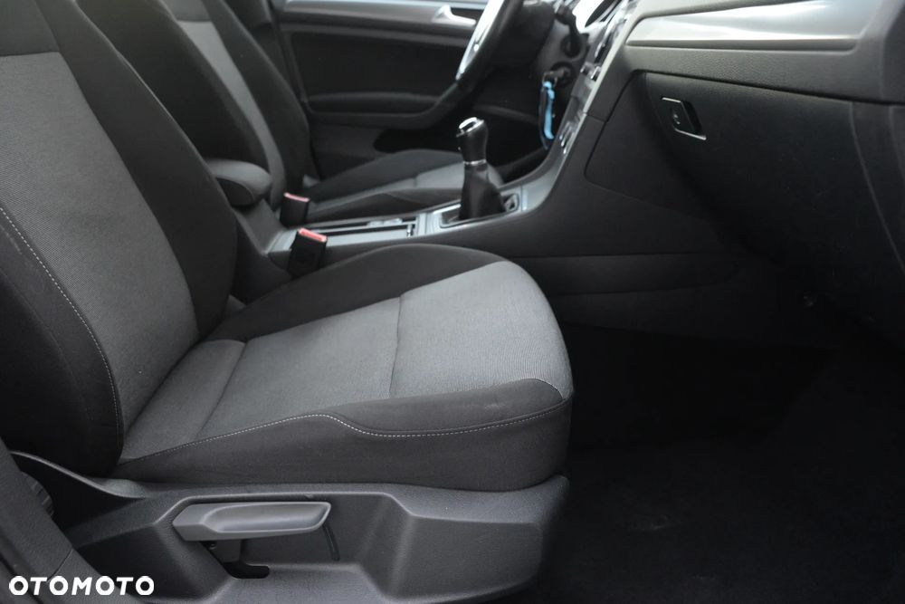 Volkswagen Golf 1.2 TSI BMT Trendline - 37