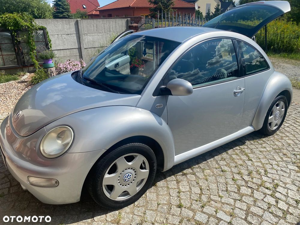 Volkswagen New Beetle - 1