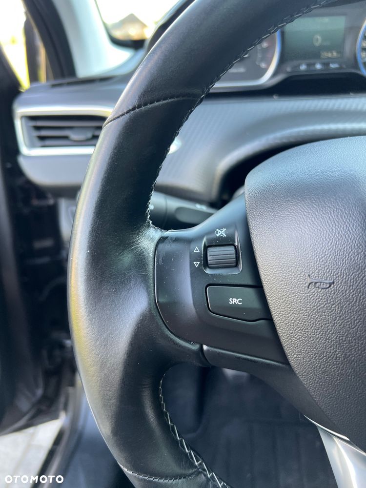 Peugeot 2008 BlueHDi 100 STOP & START Allure - 11