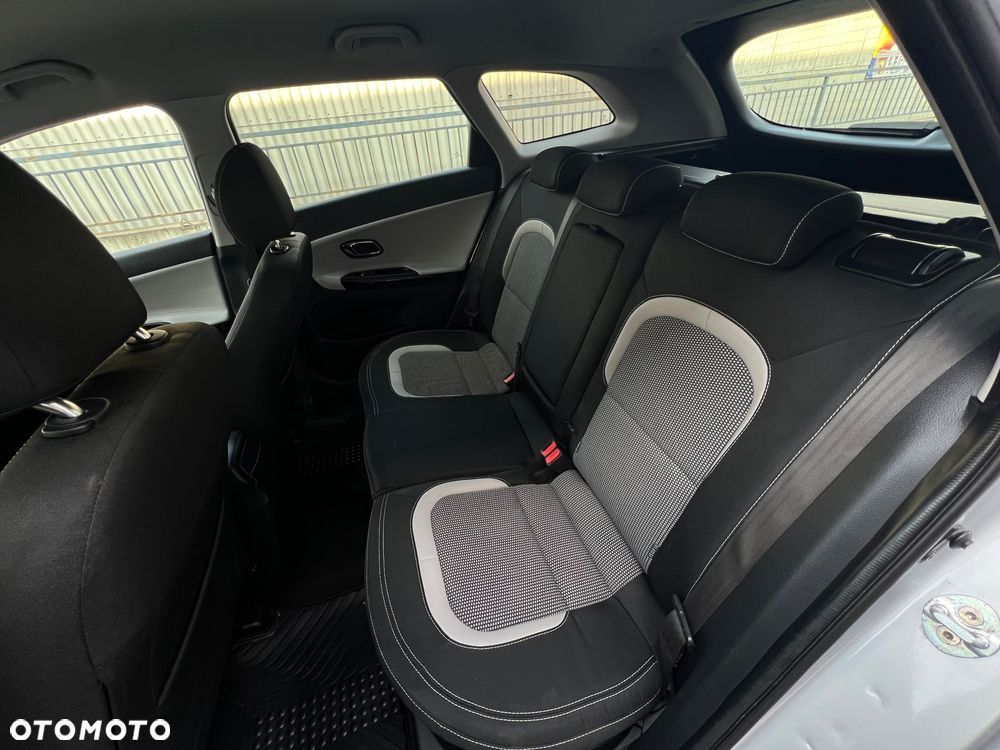 Kia Ceed 1.6 GDI DCT Platinum Edition - 13