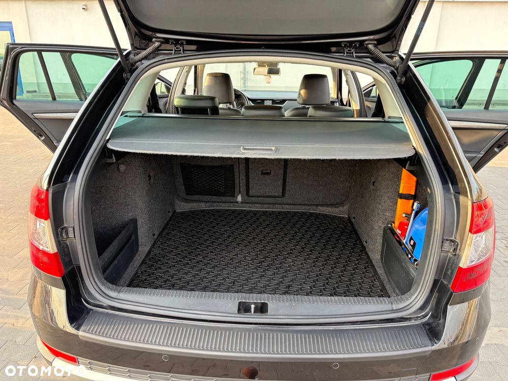 Skoda Octavia 2.0 TDI 4x4 DSG Scout - 16