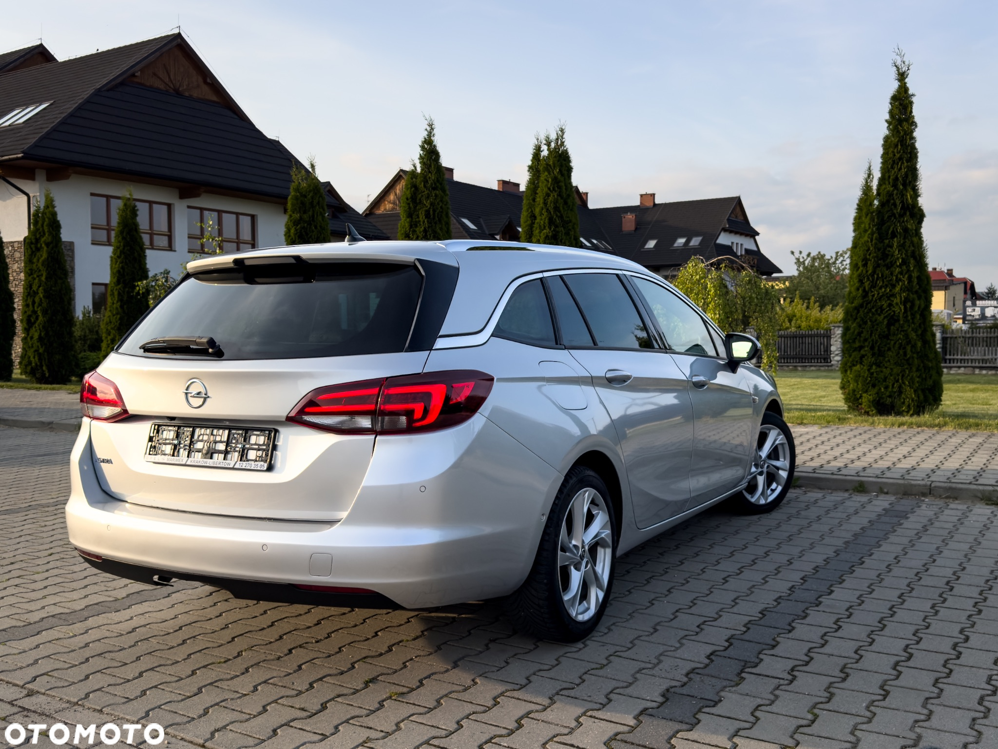 Opel Astra 1.5 D Start/Stop Sports Tourer 120 Jahre - 4