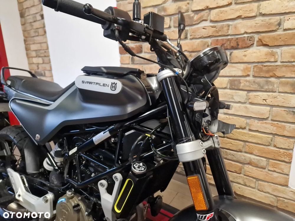 Husqvarna Svartpilen - 17