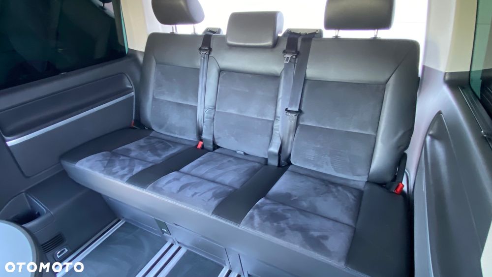 Volkswagen Multivan - 23
