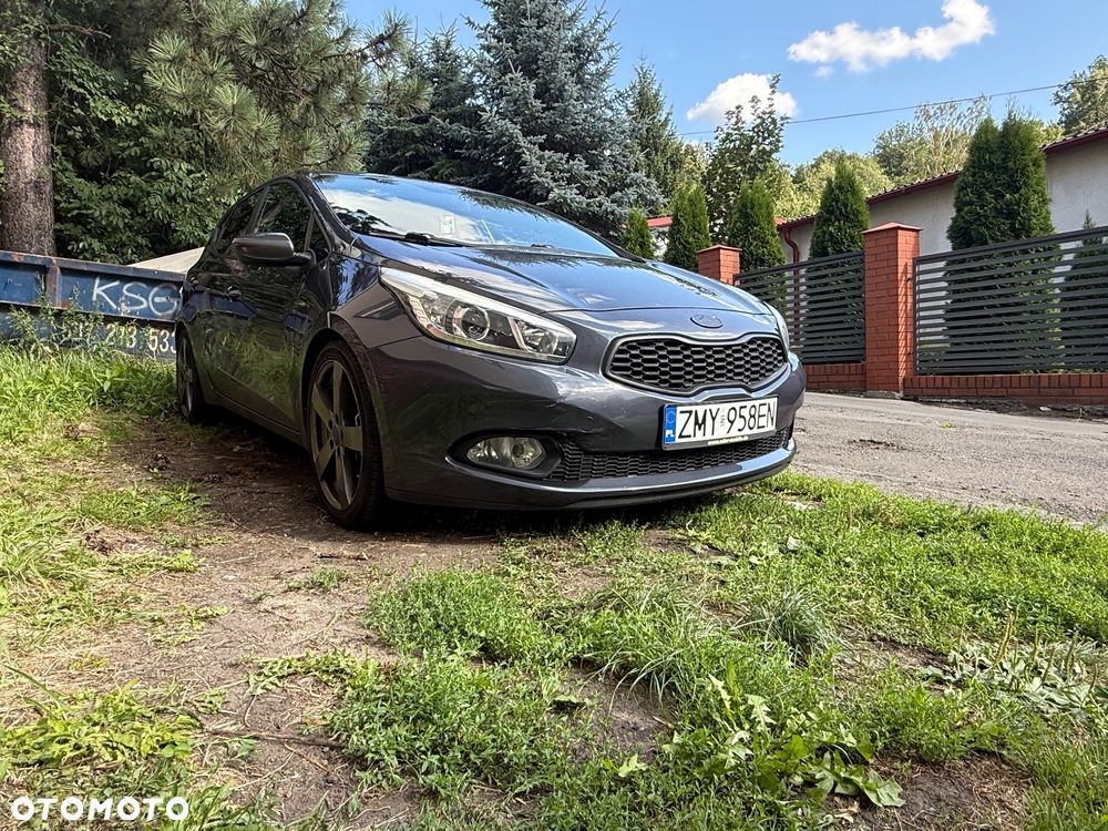 Kia Ceed 1.4 CVVT Fifa World Cup Edition - 4