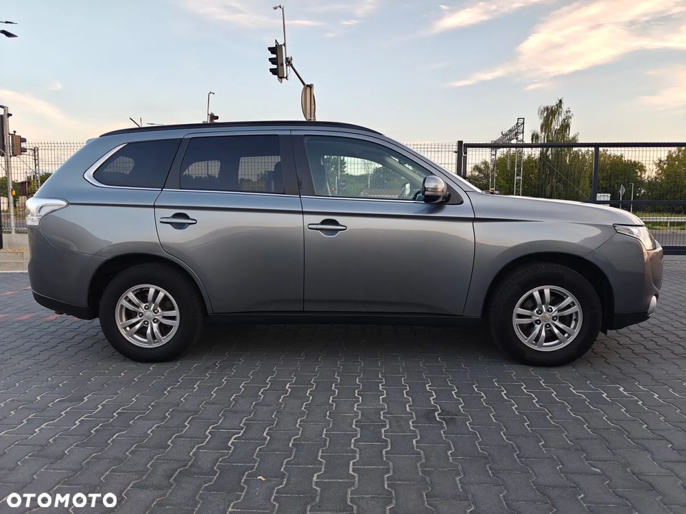 Mitsubishi Outlander 2.2 DI-D 2WD Invite - 4