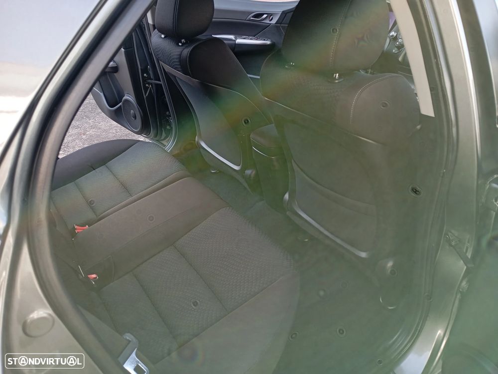 Honda Civic 1.4 i-VTEC Sport Edition - 12