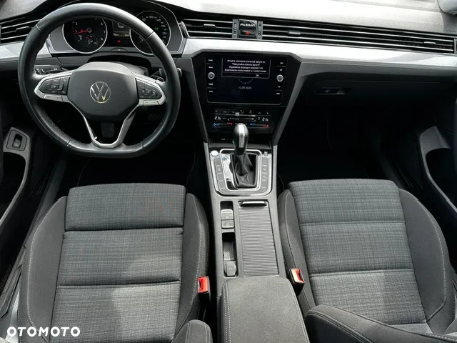 Volkswagen Passat - 21