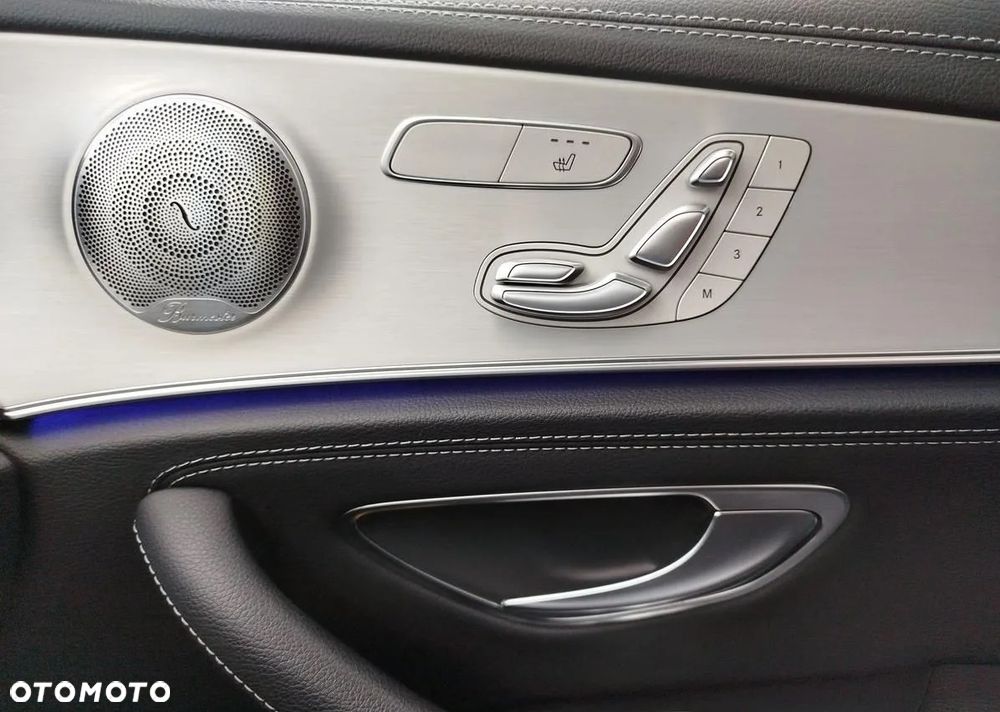 Mercedes-Benz Klasa E 300 9G-TRONIC AMG Line - 36