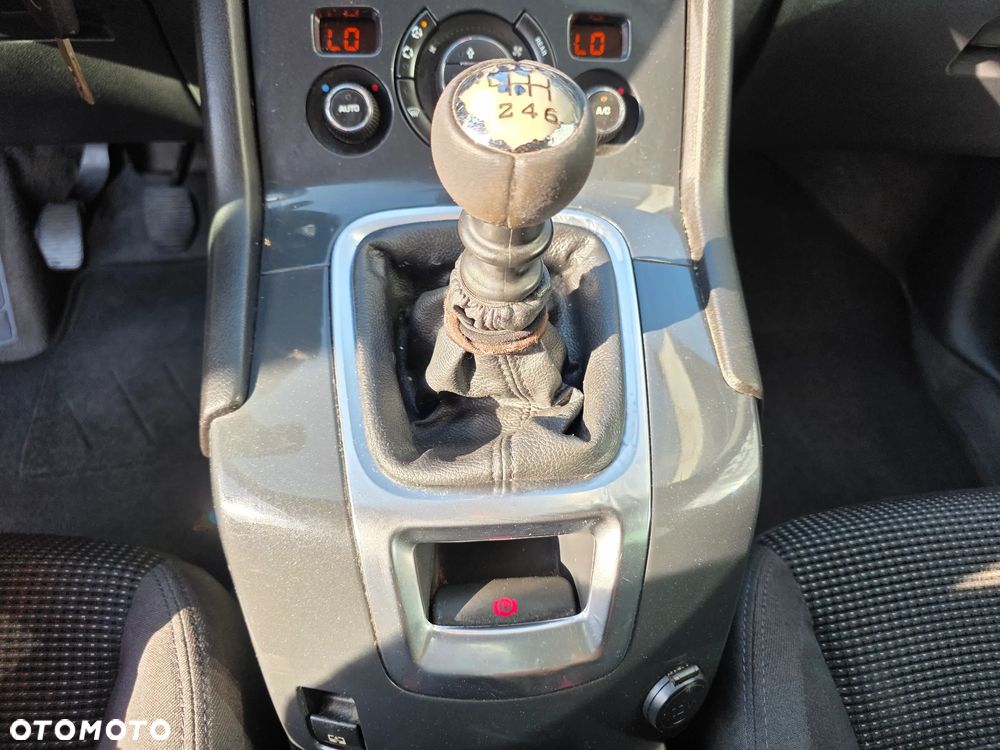 Peugeot 5008 1.6 HDi Premium - 17