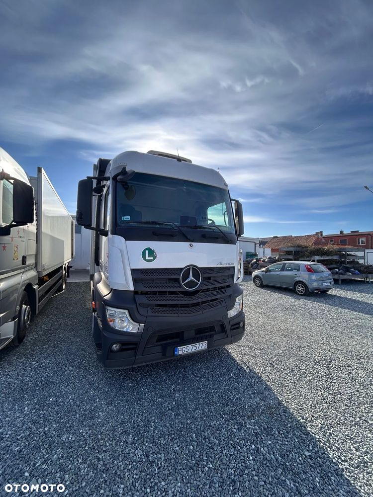 Mercedes-Benz Actros - 1