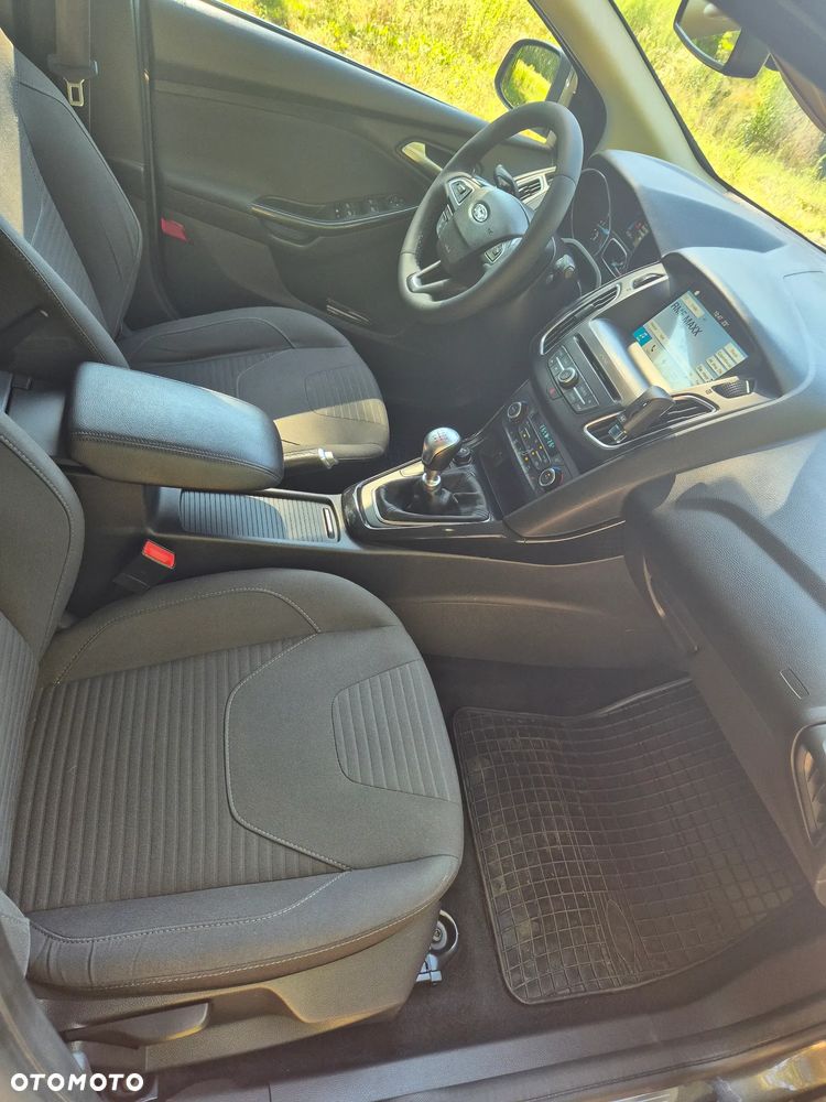 Ford Focus 1.5 TDCi SYNC Edition - 10