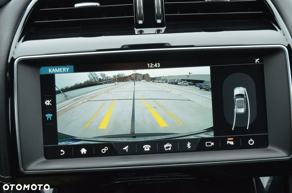 Jaguar F-Pace 2.0 i4P AWD R-Sport - 24