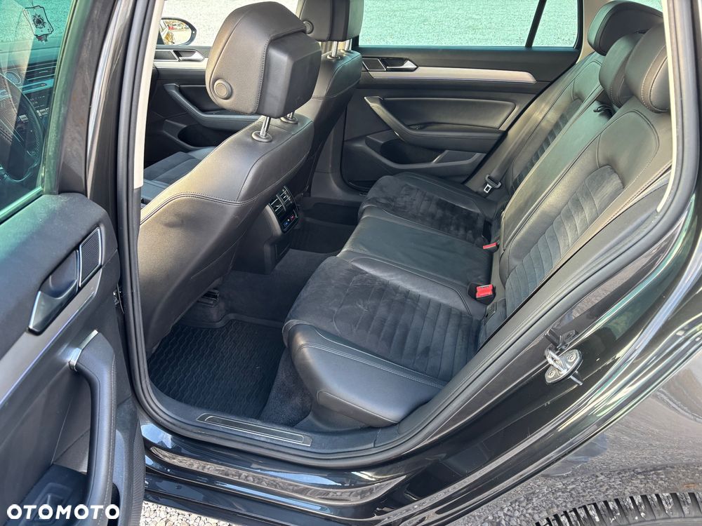 Volkswagen Passat - 19