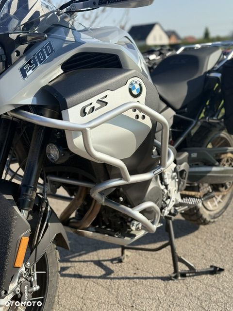 BMW F - 15