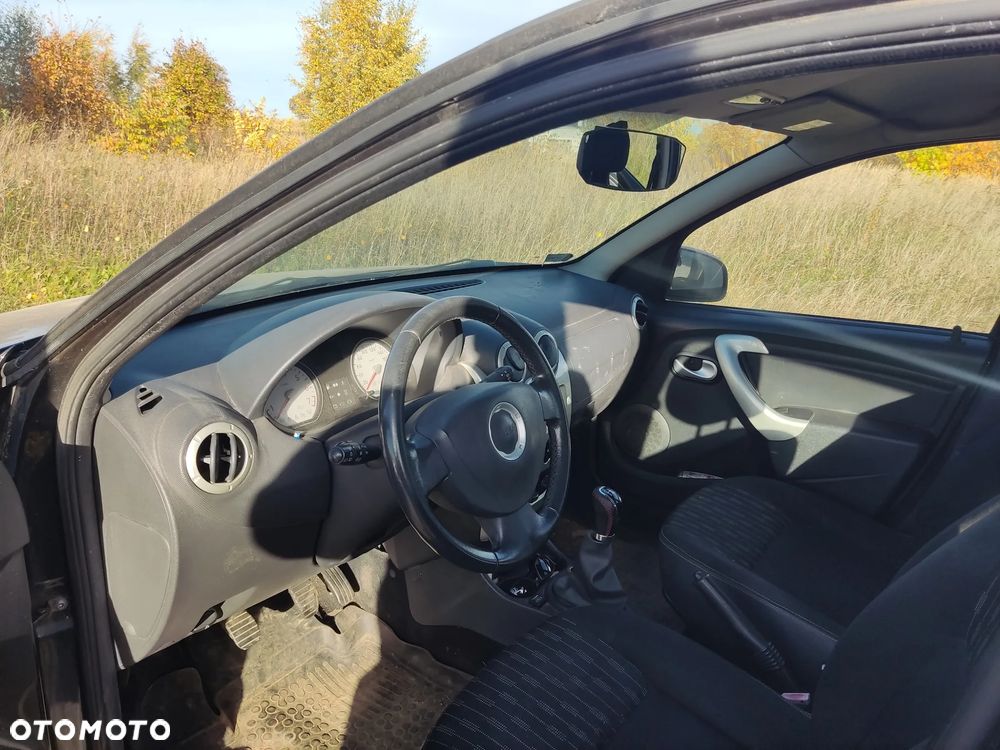 Dacia Sandero 2010 photo 3