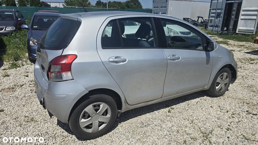 Toyota Yaris 1.0 Luna - 9