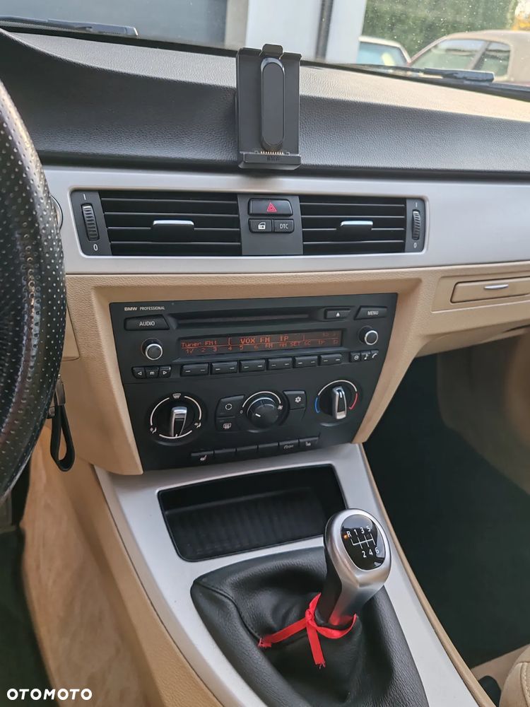 BMW Seria 3 320i - 14