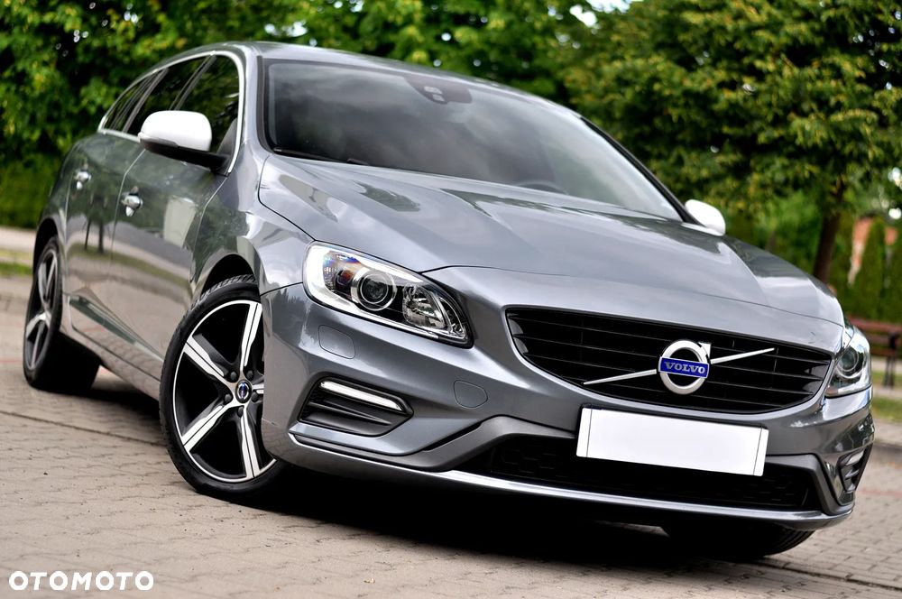 Volvo V60 D4 Geartronic R-Design - 2