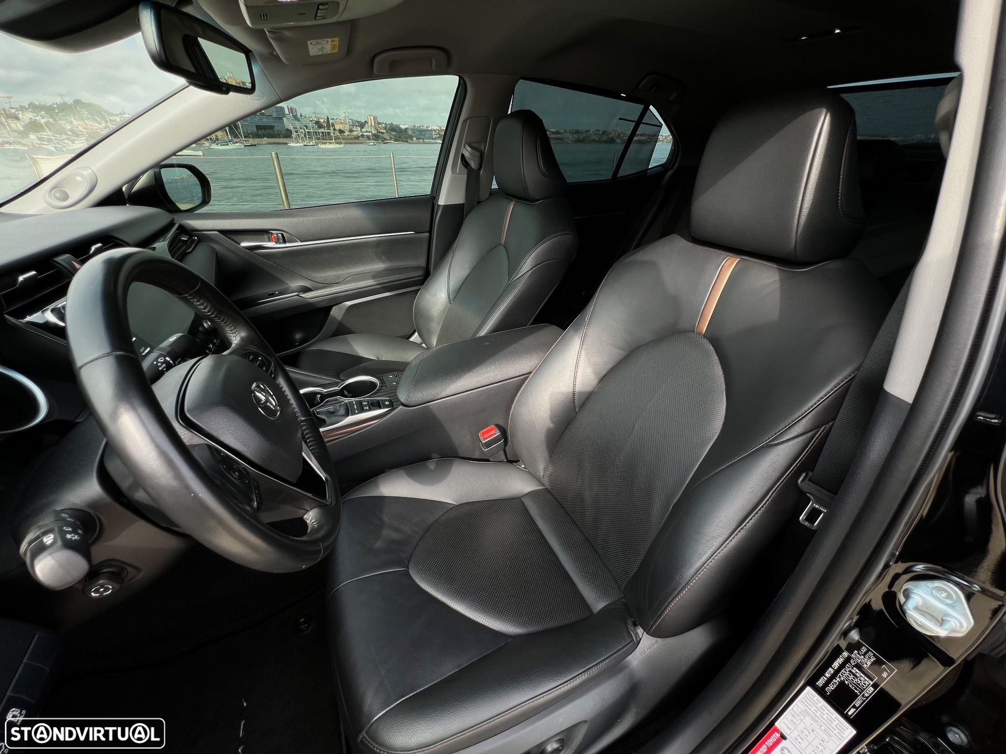 Toyota Camry 2.5 Hybrid Luxury - 10