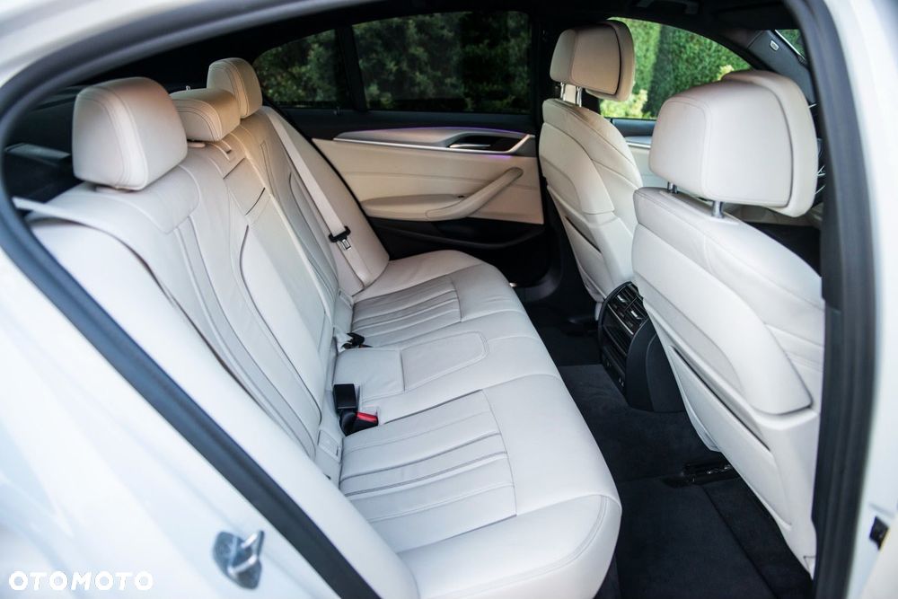 BMW Seria 5 520d xDrive MHEV M Sport sport - 24
