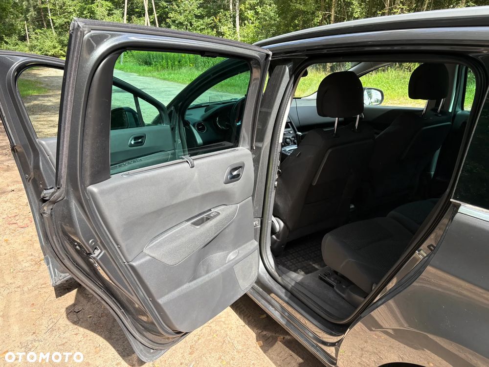 Peugeot 5008 - 14