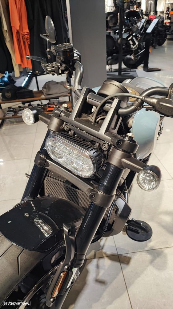 Harley-Davidson Sportster S - 13