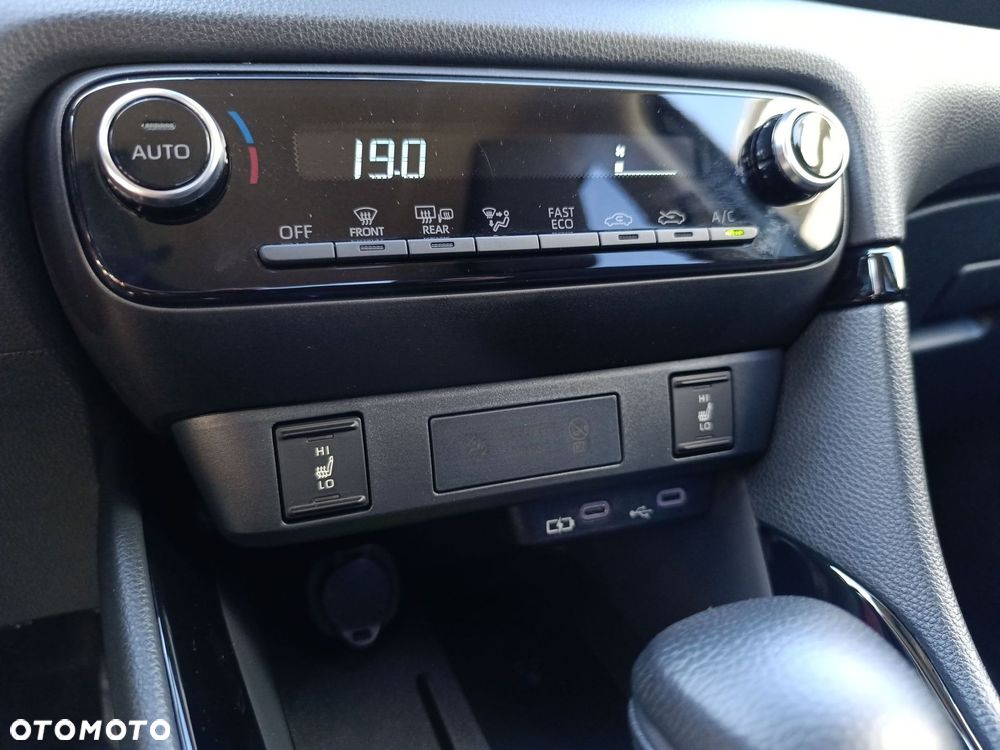 Toyota Yaris Hybrid 1.5 Style - 19