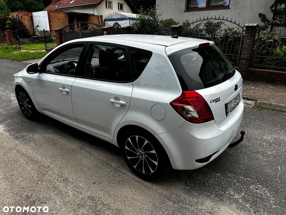 Kia Ceed 1.4 CVVT Attract - 12