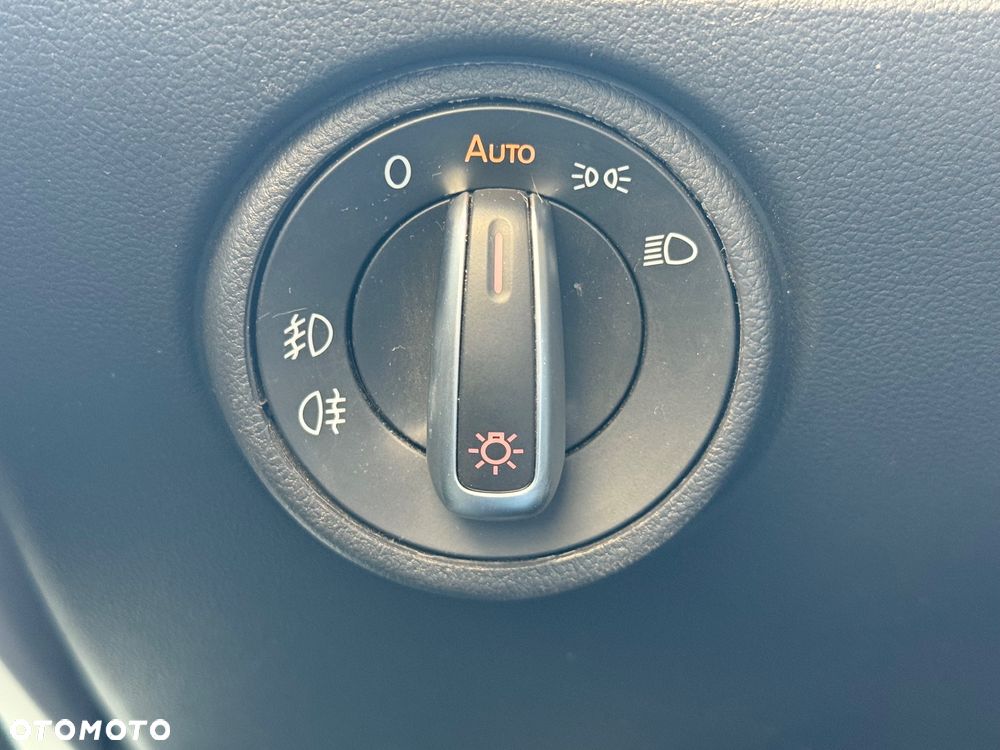 Volkswagen up! TSI high - 16