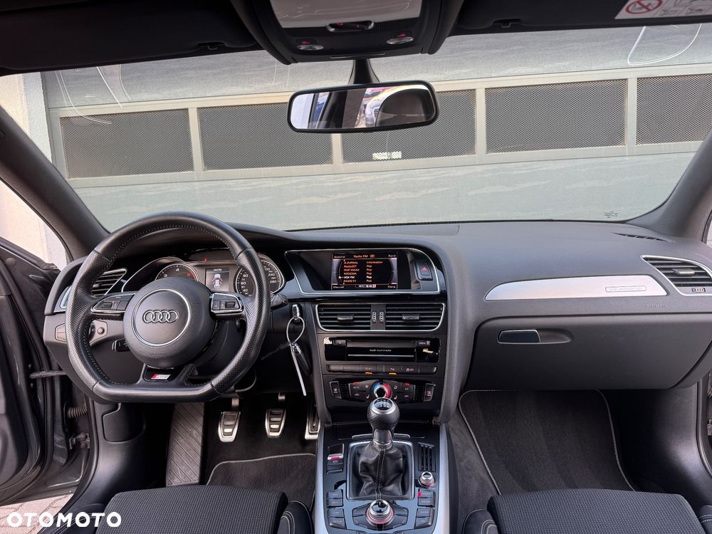 Audi A4 Avant 2.0 TDI DPF clean diesel quattro S line Sportpaket - 23