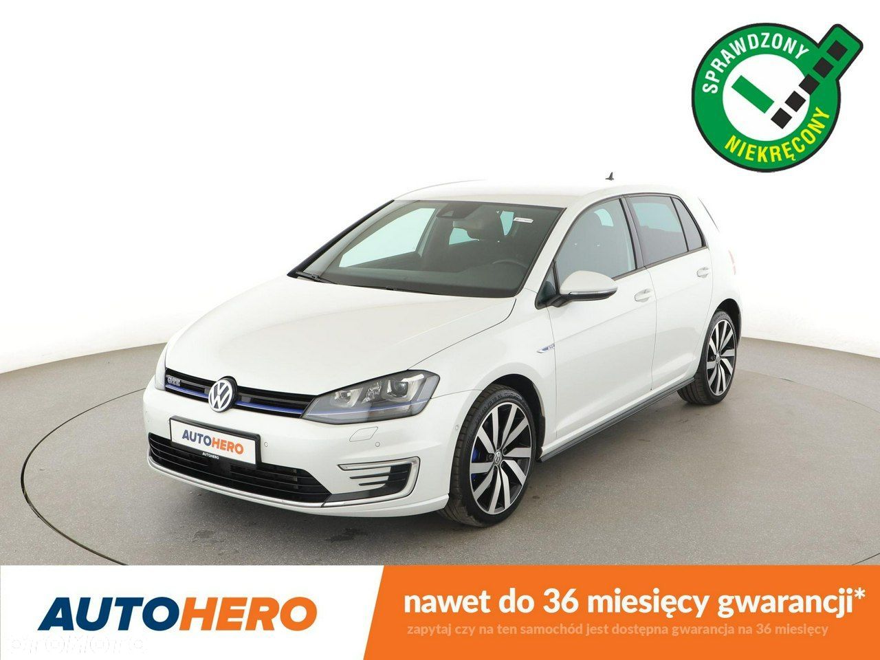 Volkswagen Golf - 1
