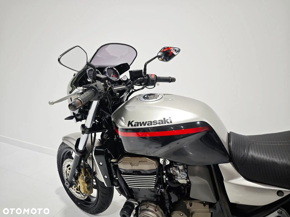 Kawasaki ZRX - 16