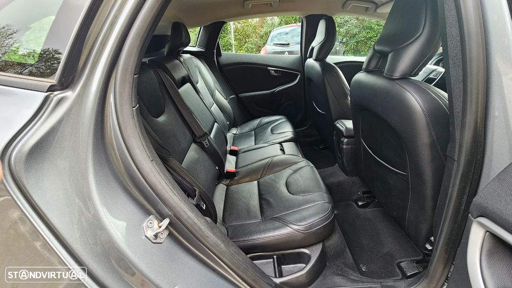 Volvo V40 1.6 D2 Momentum Eco - 24