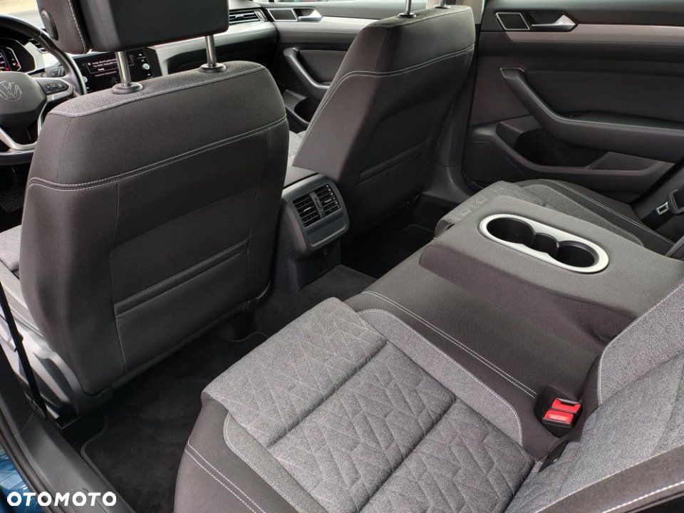 Volkswagen Passat - 15