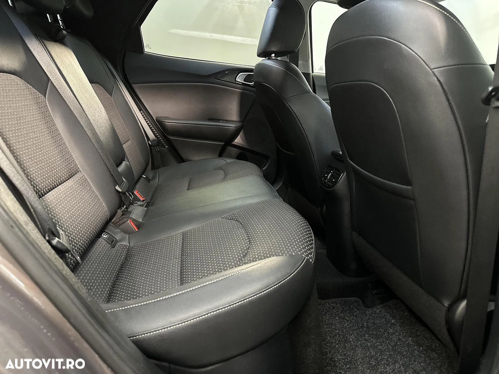 Kia XCeed - 12