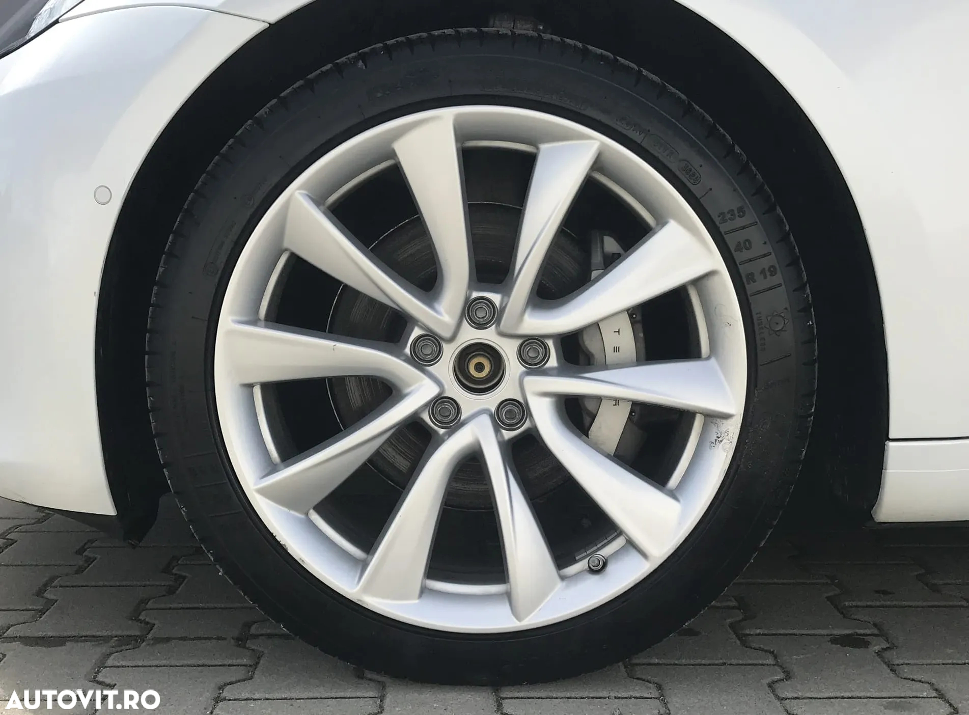 Tesla Model 3 AWD Dual Motor - 40